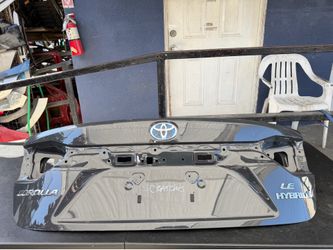 Toyota Corolla 2019-2025 trunk lid Oem