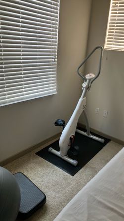 Echelon standing bike