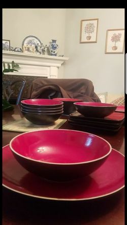 Stonewear Ceramic 4 Plates Serving Bowl Set