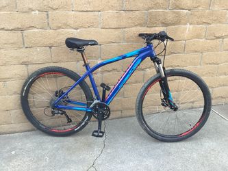 SPECIALIZED PITCH COMP BIKE W / HYDRAULIC DISC BRAKES Excellent Condition