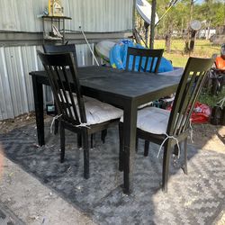 Outdoor dining set