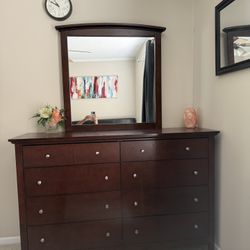 Dresser With mirror