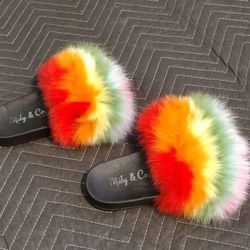🌈 Rainbow Furry Slipper Sandals Size 6 Mily & Co Super Comfortable