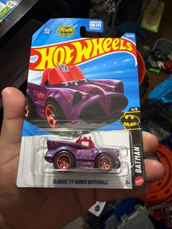 Hotwheels CLASSIC TV SERIES BATMOBILE™ $3