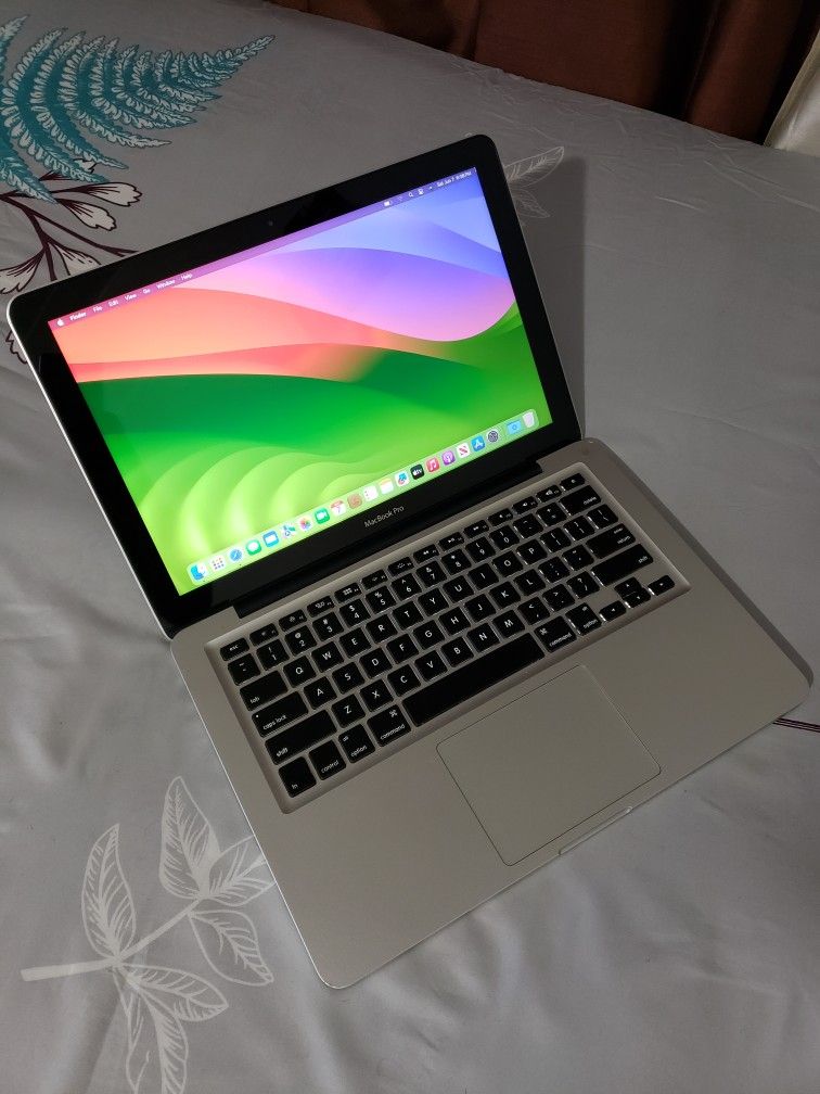 2012 13.3"inch Intel Core i5 MacBook Pro Laptop, 1TB SSD, 10GB RAM, DVD 📀 And SD Card Reader. Latest macOS Sequoia 15.5 Installed. RUNS 🏃♂️ GREAT.