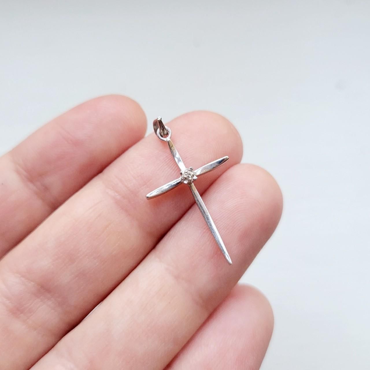 Vintage Solid 14K White Gold and Diamond Dainty Cross Charm Pendant(35)87