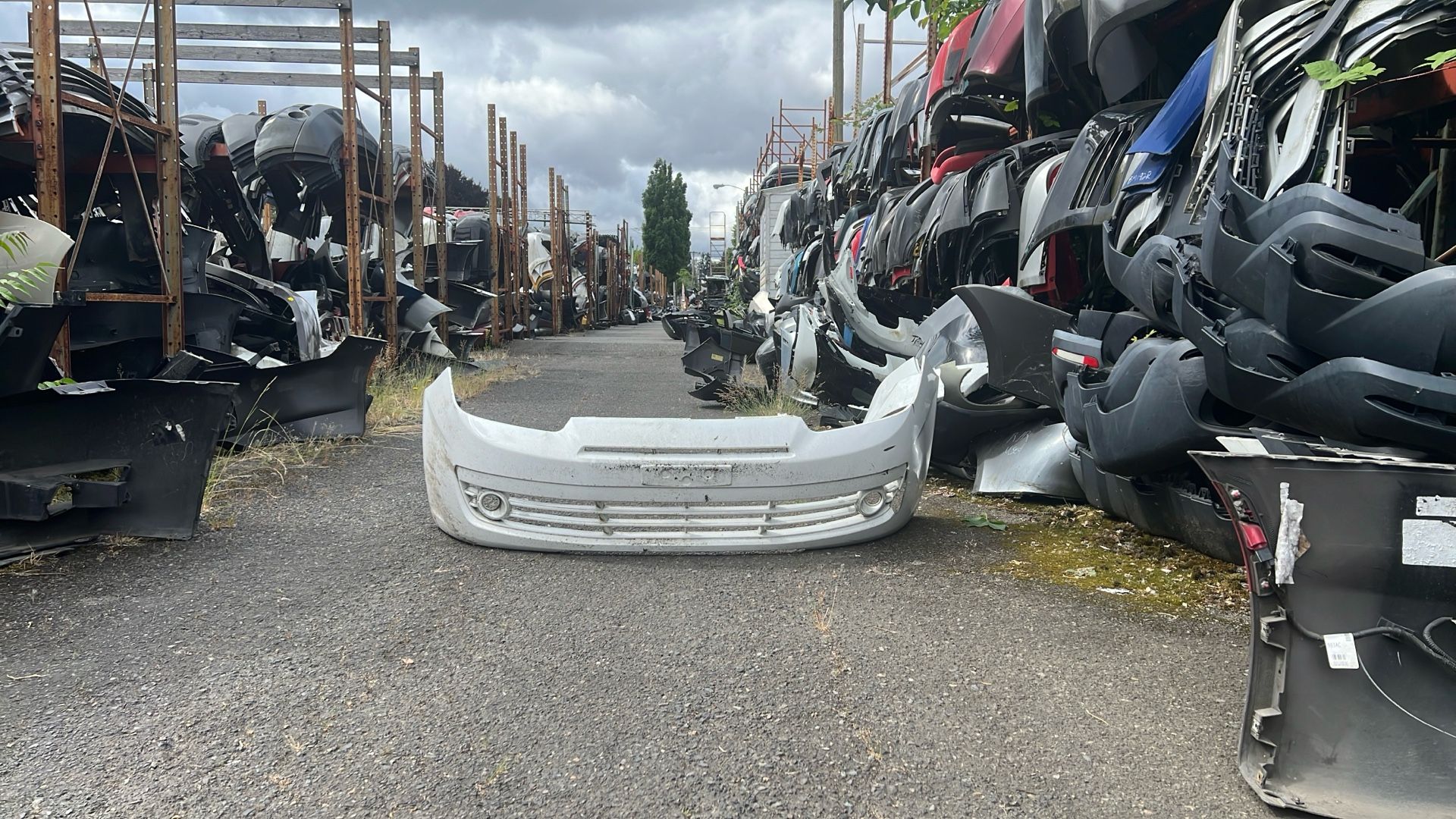 2007 To 2008 Hyundai Tiburon Front Bumper #B583 HY1000 173