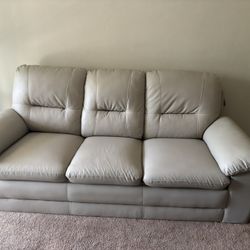 Beautiful Like New With Tag Still On It Sofa $150 Obo Newington