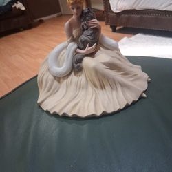Icart Figurine