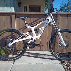 GT Fury 3.0 Downhill Mountain Bike 2013