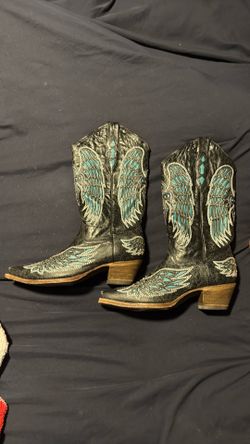 Women’s cowboy boots