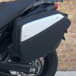 Suzuki V-Storm 650 Plastic Side case Set