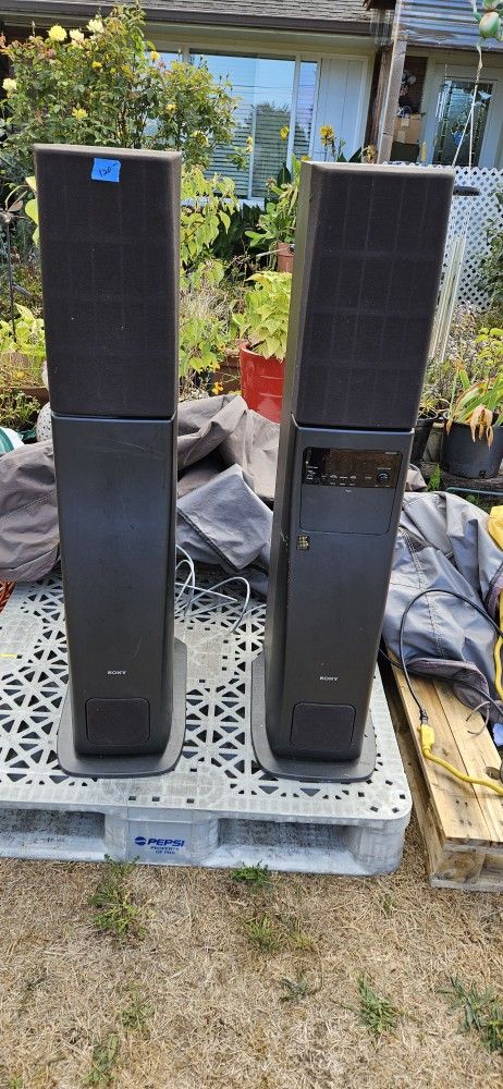 SONYO ACTIVE SPEAKER SYSTEM. $120