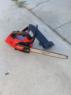 Milwaukee
M18 FUEL 14 in. 18V Lithium-Ion Brushless Cordless Battery Top Handle Chainsaw (Tool Only)