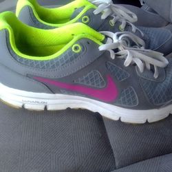 Nike Girls Shoes 