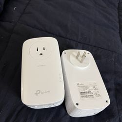 Powerline adapter TP-LINK AV2000 W/Ethernet cord 