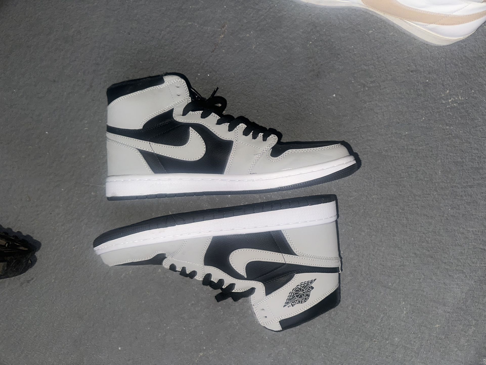 OG Jordan 1 Black/white