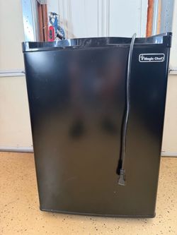 Magic Chef mini fridge with mini freezer inside