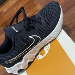 Nike renew Soft Running Shoes 