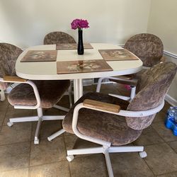 Chromcraft  Kitchen Table And 4 Chairs On Casters