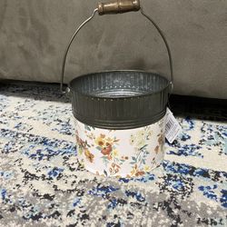 BRAND NEW GIVE RHANKS BUCKET 4.5x5.5 