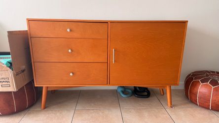 Table / tv stand