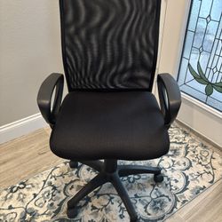 Black Mesh Back Chair