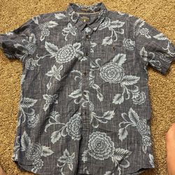 Quicksilver Waterman Collection Floral Comfort Fit Short Button Up Mens SIze XL
