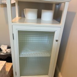 Standalone bathroom shelf and cabinet