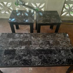 $20 Beautiful Coffee Table And 2 Ends Tables!!!