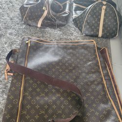 Vintage Louis Vuitton, well used. SOLD ALL 3  Louis vuitton, Vuitton, Vintage  louis vuitton