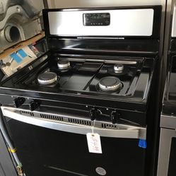 New Scratch And Dent Whirlpool Gas Black And Stainless Steel Range. 1 year Warranty 