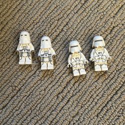 pack of 4 snow troopers