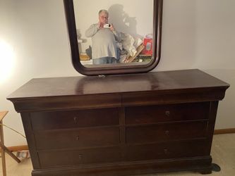 Louie. Filipe 6 Drawer Dresser With Out Mirror