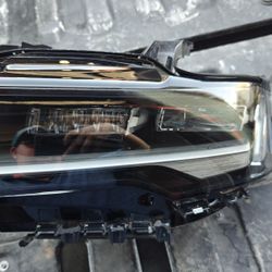 2021-23 Cadillac Escalade Left Side Headlight 