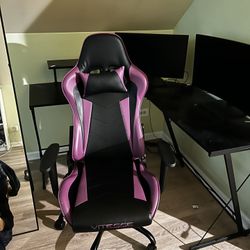 Gaming Chair 2 Monitors And An L Shaped Desk
