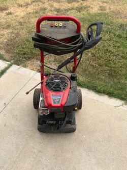 Briggs & Stratton 2700 PSI Gas Pressure Washer