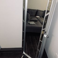 Mirrow Jewelry Holder