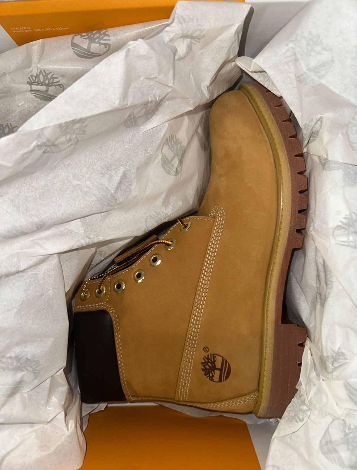 RETAIL $190+ Timberland Premium 6 in Waterproof Boot Wheat Nubuck