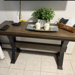 Signature Design by Ashley Wildenauer 50” Farmhouse Dining Bench ✨ Dark Brown & Black – Excellent Condition (1 Year Used)