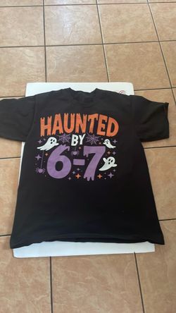 Size M  Halloween shirt