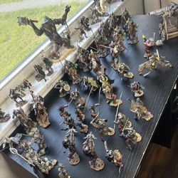 Huge LOTR Armies of Middle Earth Action Figure Lot (50+) Horses, Orcs, Rohirrim Calvary, Helms Deep