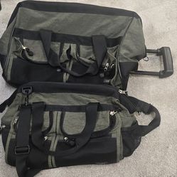 Like New MINT L.L. Bean Adventure Travel Set - Rolling Duffle & Shoulder Bag