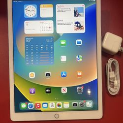 Apple iPad Pro 1st Gen 12.9” 32GB Wi-Fi -Silver  