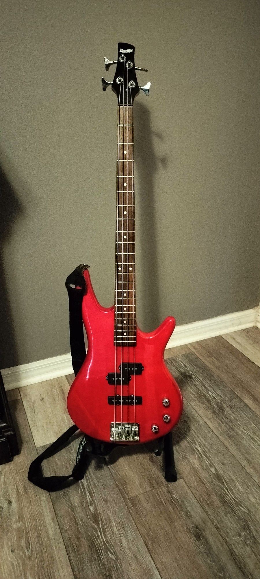 Ibanez Soundgear 4 String Bass