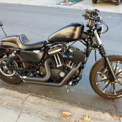 2017 Harley Davidson Iron 883