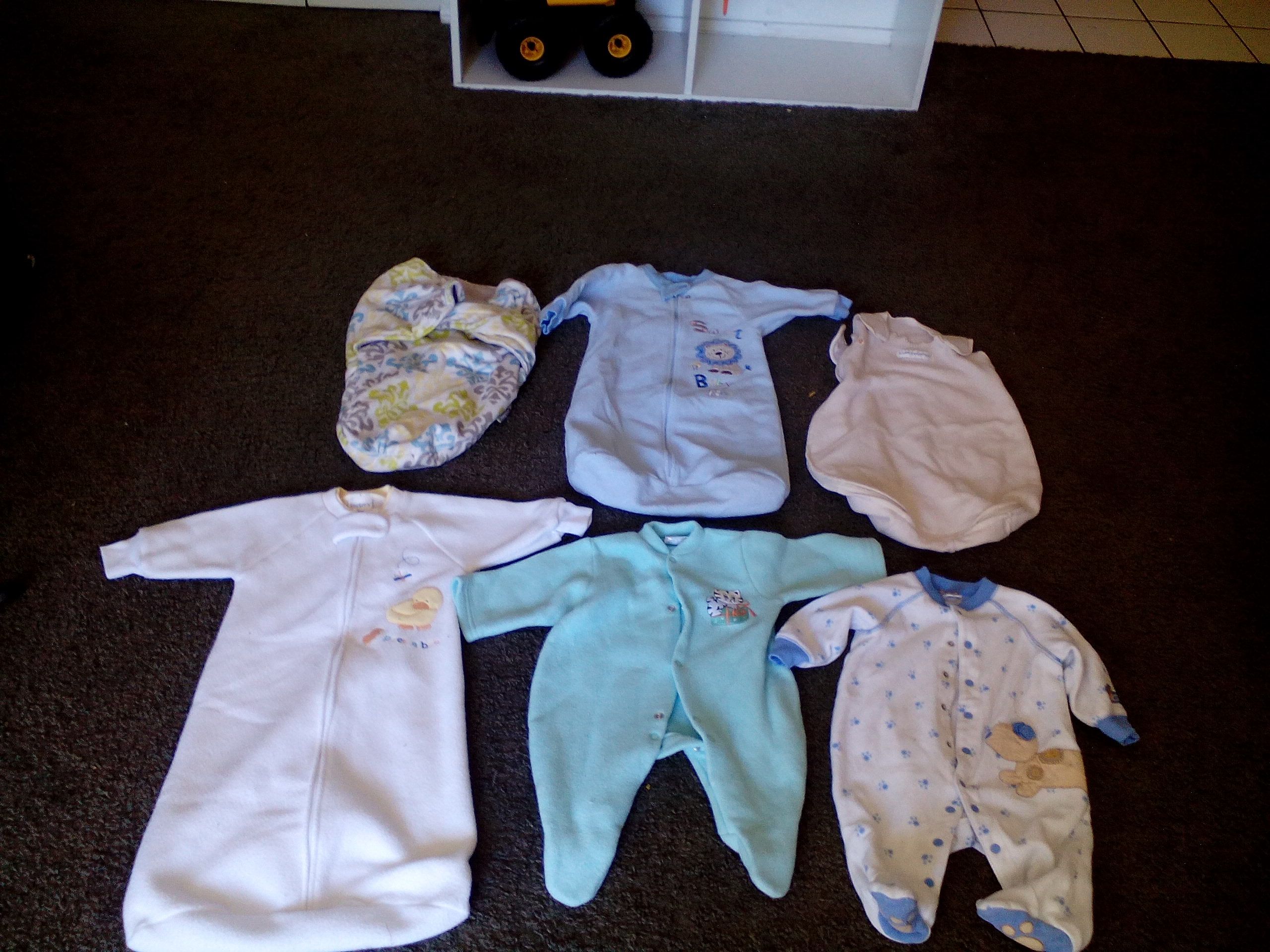 BOY 0-6. MONTH. $7 FOR ALLLLLL
