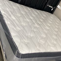 Queen Pillow Top