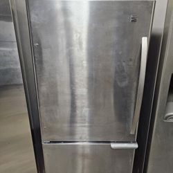 KENMORE STAINLESS STEEL REFRIGERATOR GOOD CONDITION// 29 WIDE,, 30 LONG,, 67 TALL DELIVERY AVAILABLE FOR EXTRA FEE 