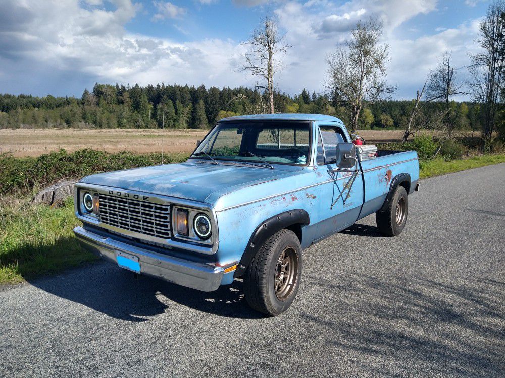 1977 Dodge D200 Custom 3/4 ton Shop Truck, Daily Driver. Trade For BMW